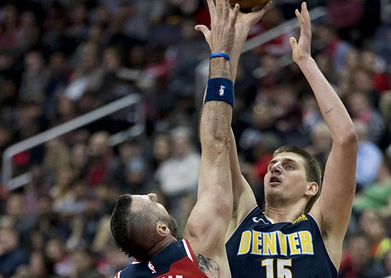 出致命助攻 出致命助攻