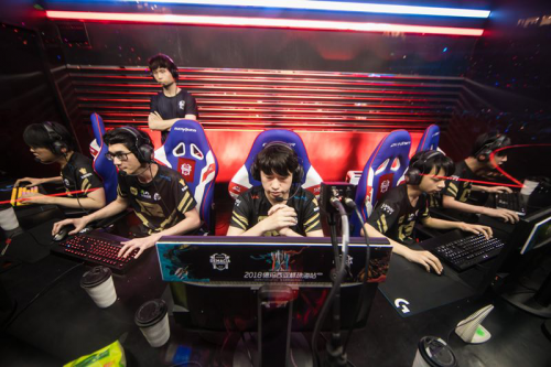 持续探讨的 持续探讨的